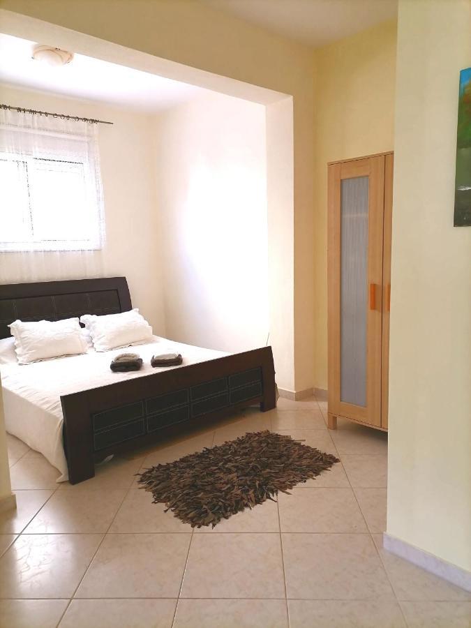 Tini'S Apartment Nea Iraklitsa Luaran gambar